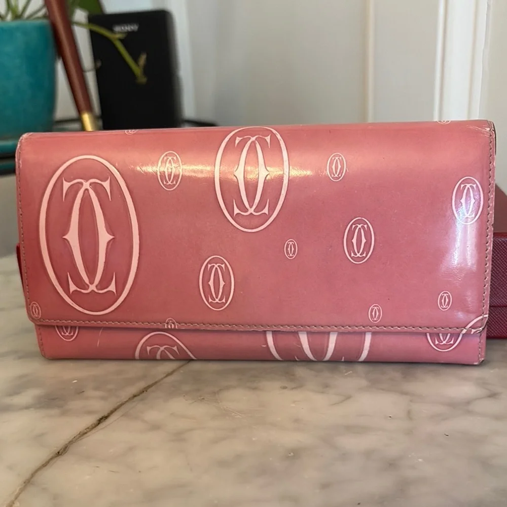 🤩 Authentic Cartier Pink Monogram Wallet - Picture 2 of 9